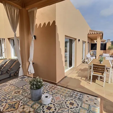 Luxury Escape - 3br Penthouse, Breathtaking Views, Pool, In The Heart Of Costa Del Sol! * Sitio de Calahonda