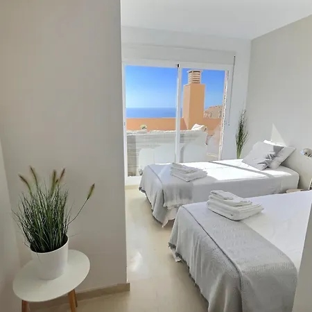 Luxury Escape - 3br Penthouse, Breathtaking Views, Pool, In The Heart Of Costa Del Sol! Sitio de Calahonda