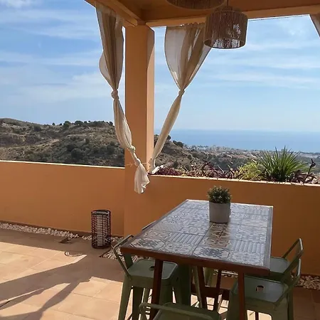 Luxury Escape - 3br Penthouse, Breathtaking Views, Pool, In The Heart Of Costa Del Sol! Apartment